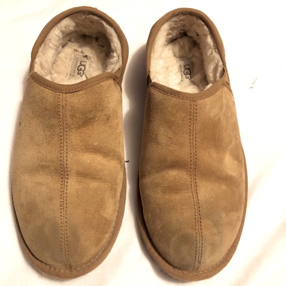 UGG Tan men’s suede Slippers